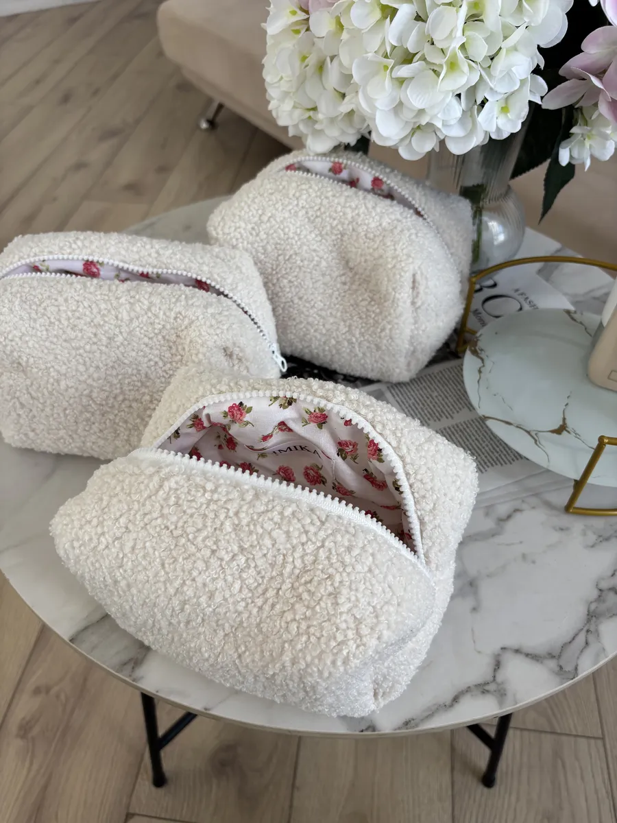 Косметичка женская плюшевая