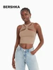 Топ спортивный облегающий с вырезом Bershka 482942141 купить за 395 ₽ в интернет‑магазине Wildberries