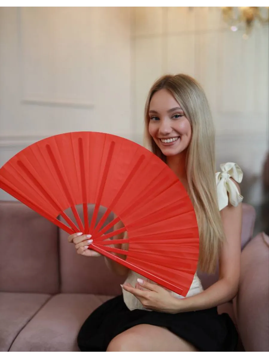 Веер складной красный длинный из плащевой ткани